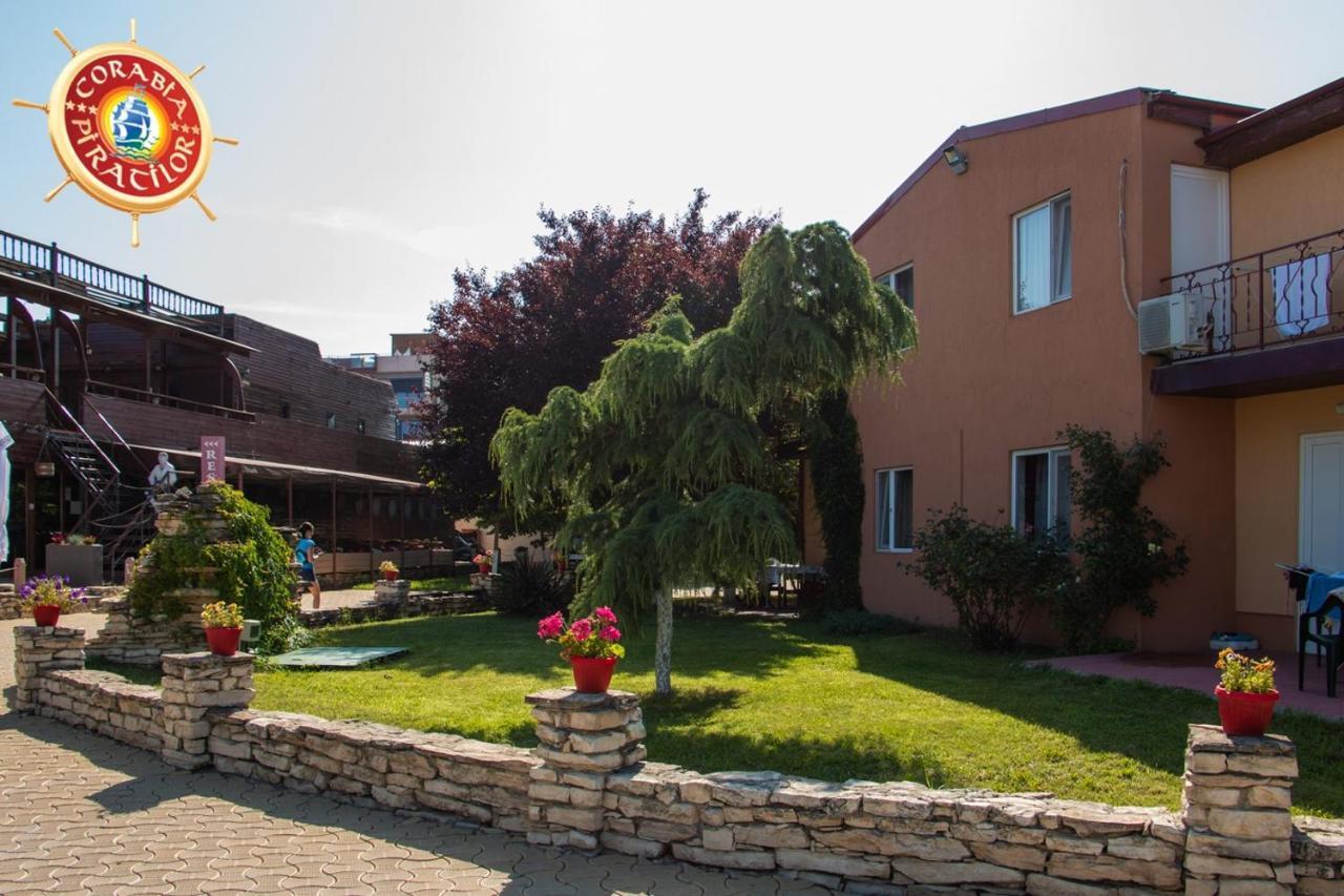 Club De Vacanta Corabia Piratilor-Mamaia Nord Неводарі Екстер'єр фото