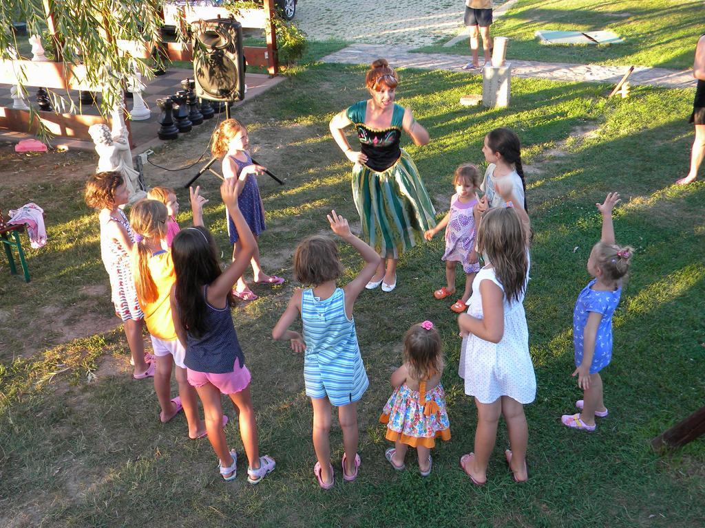 Club De Vacanta Corabia Piratilor-Mamaia Nord Неводарі Екстер'єр фото
