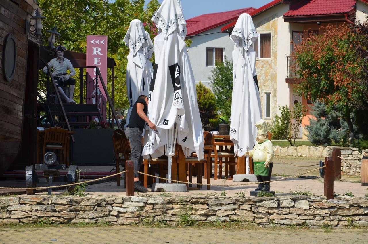 Club De Vacanta Corabia Piratilor-Mamaia Nord Неводарі Екстер'єр фото